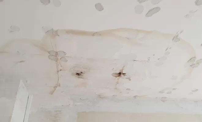 Peindre un plafond de salon jauni par le temps à Boulogne-sur-Mer, Boulogne-sur-Mer, MGT Peinture