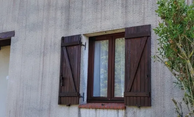 Rénovation d'une façade de maison ancienne à Saint-Étienne-au-Mont, Boulogne-sur-Mer, MGT Peinture