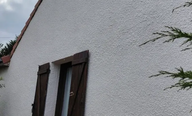 Rénovation d'une façade de maison ancienne à Saint-Étienne-au-Mont, Boulogne-sur-Mer, MGT Peinture